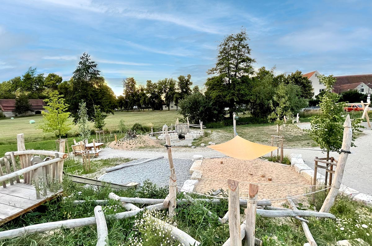 Generationenspielplatz in Dürrenmungenau