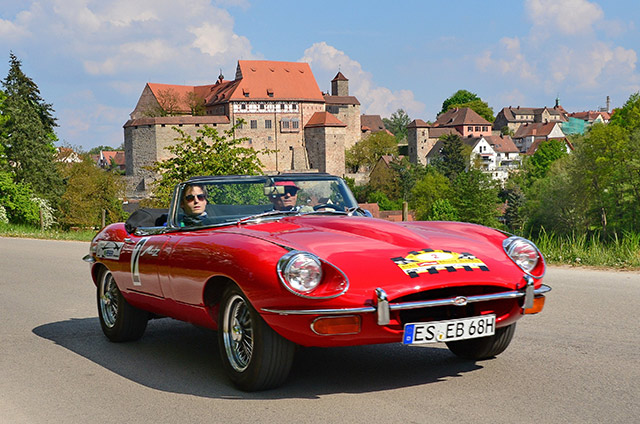 Rotes Oldtimer-Cabrio